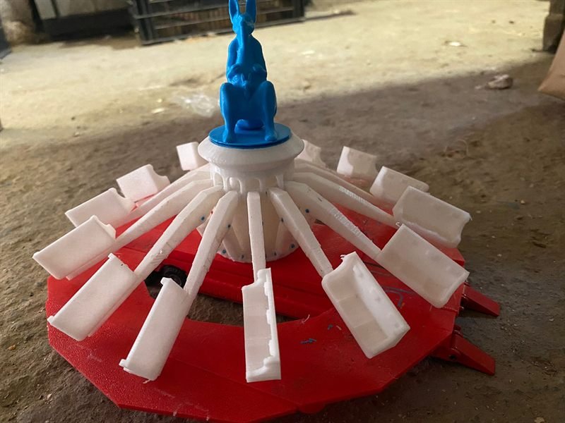 Conjunto formado por varias piezas impresas en 3D que encajan entre sí